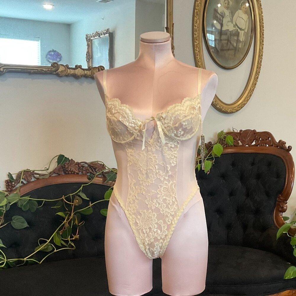 vintage Escante Lace Mesh Panel High Leg teddy Bodysuit lingerie Size M Cream